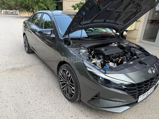 Hyundai Elantra 2023, 21,700 km - 2.0 л - Şirvan