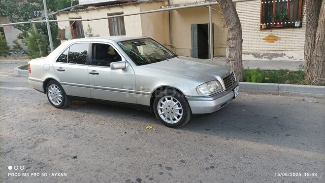 Mercedes C 220 1995, 434,325 km - 2.2 l - Salyan