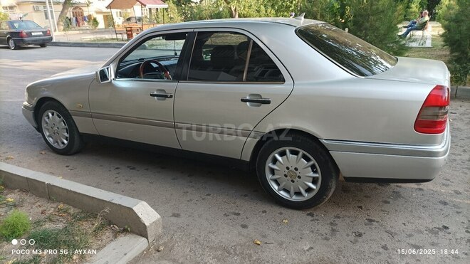 Mercedes C 220 1995, 434,325 km - 2.2 l - Salyan