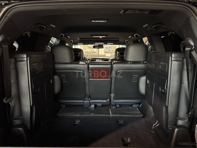 Lexus LX 570-17