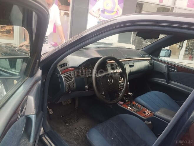 Mercedes E 230 1995, 278,524 km - 2.3 l - Bakı
