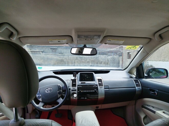 Toyota Prius-9