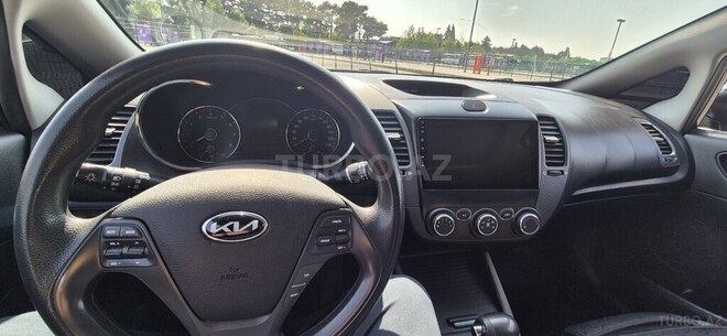 Kia Cerato-5