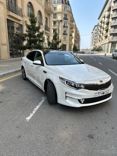 Kia K5-4