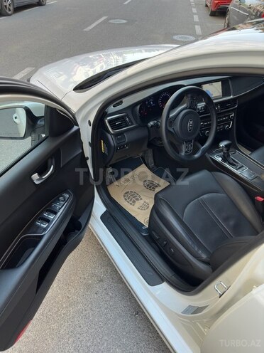 Kia K5-10
