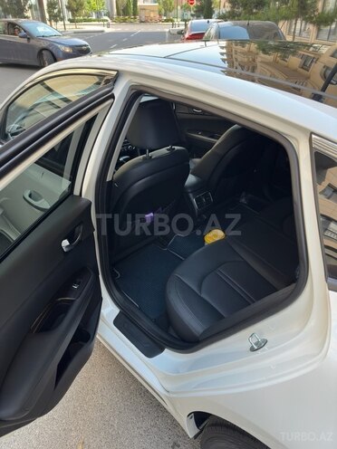 Kia K5-14