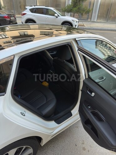 Kia K5-17