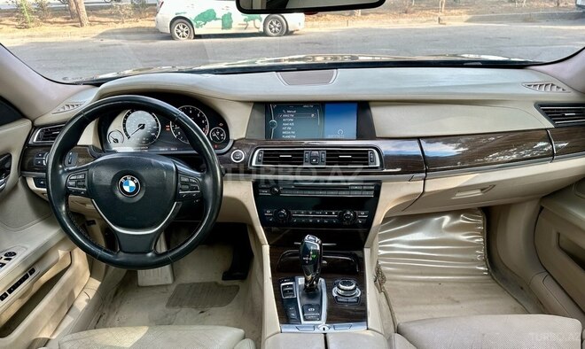 BMW 750 2009, 212,000 km - 4.4 l - Bakı