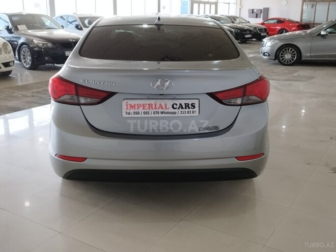 Hyundai Elantra-2