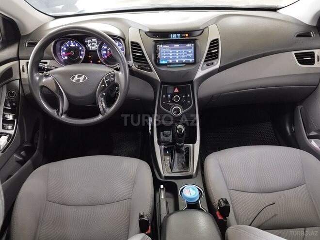 Hyundai Elantra-7