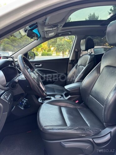 Hyundai Santa Fe-12