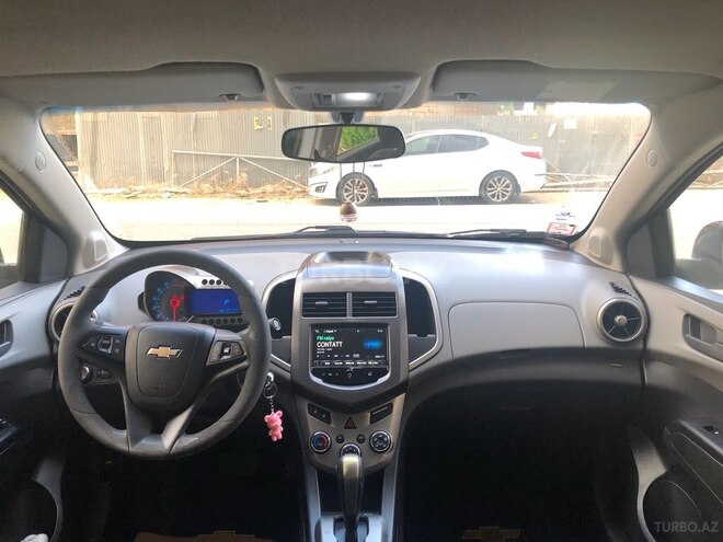Chevrolet Aveo-5