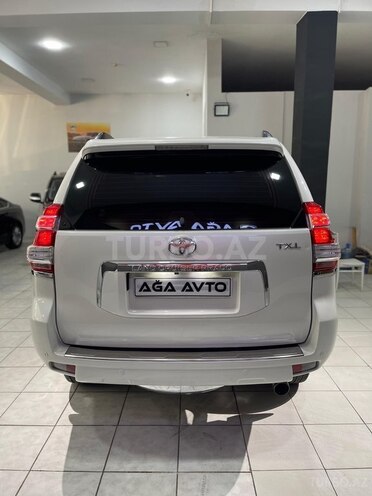 Toyota Land Cruiser Prado-8