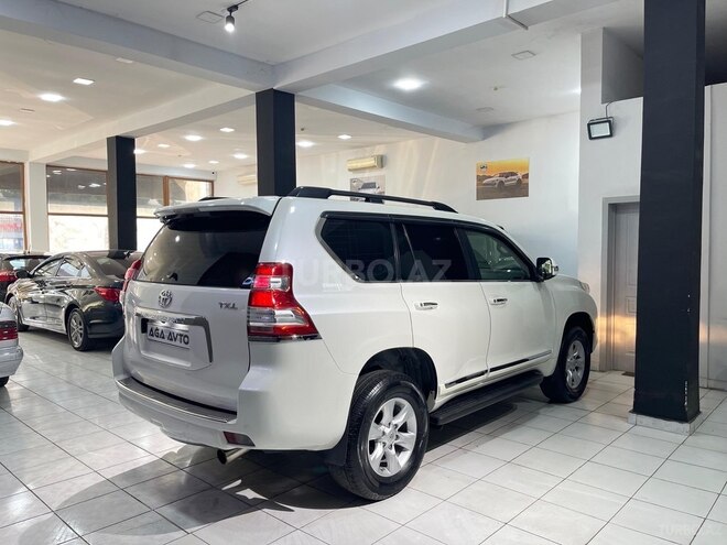 Toyota Land Cruiser Prado-9