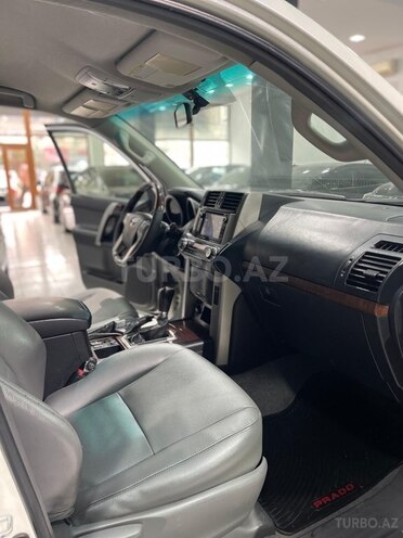Toyota Land Cruiser Prado-13