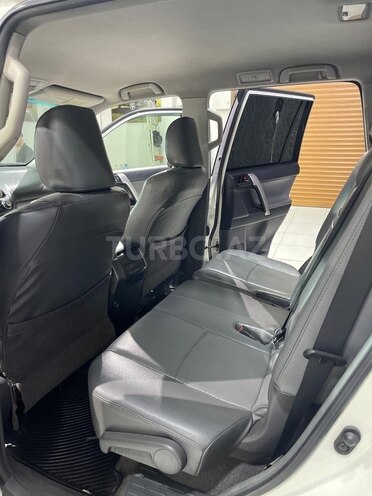 Toyota Land Cruiser Prado-14