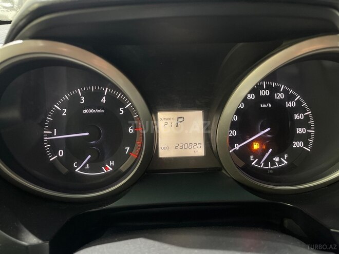 Toyota Land Cruiser Prado-17