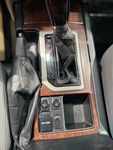 Toyota Land Cruiser Prado-20