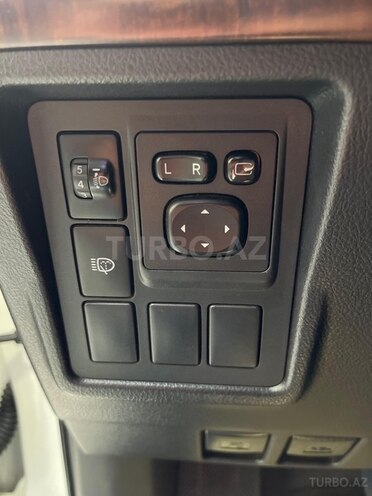 Toyota Land Cruiser Prado-21