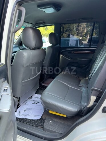 Toyota Land Cruiser Prado-12