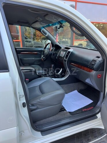 Toyota Land Cruiser Prado-13