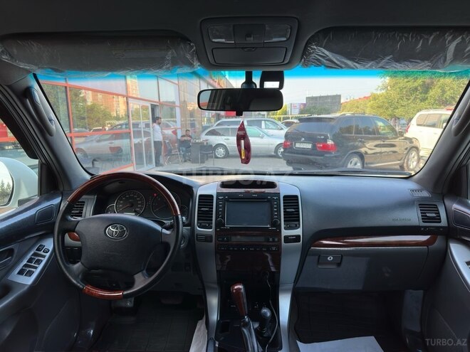 Toyota Land Cruiser Prado-10