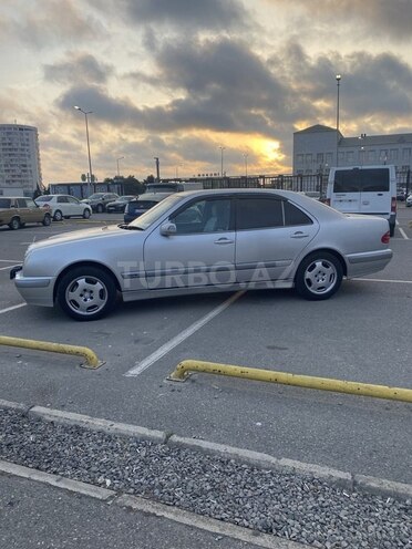 Mercedes E 240 1999, 405,631 km - 2.6 л - Bakı