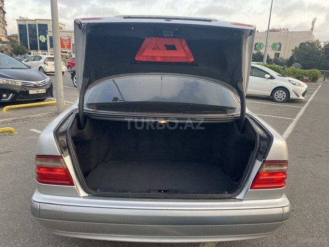 Mercedes E 240 1999, 405,631 km - 2.6 л - Bakı