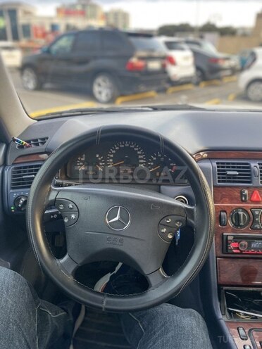 Mercedes E 240 1999, 405,631 km - 2.6 л - Bakı
