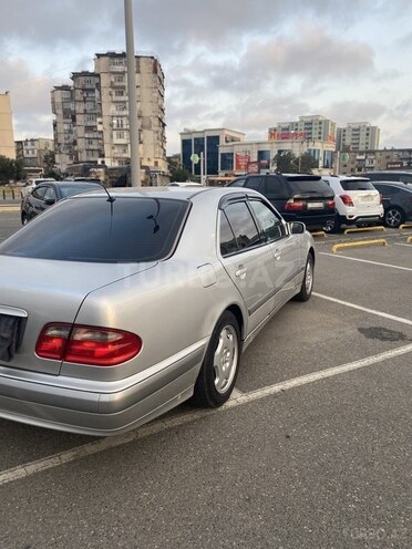 Mercedes E 240 1999, 405,631 km - 2.6 л - Bakı