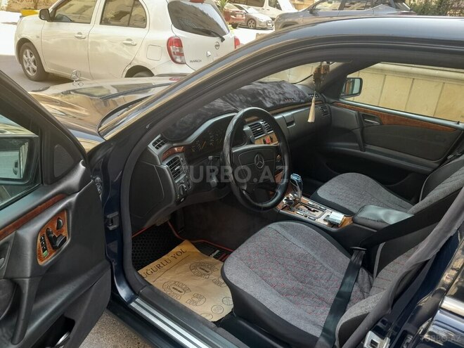 Mercedes E 200 1999, 298,000 km - 2.0 l - Bakı