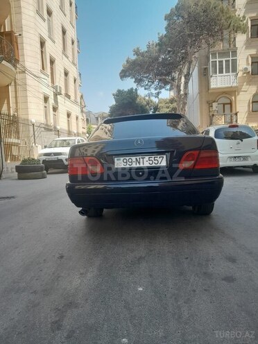 Mercedes E 200 1999, 298,000 km - 2.0 l - Bakı