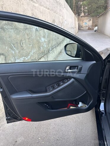 Kia K5-7