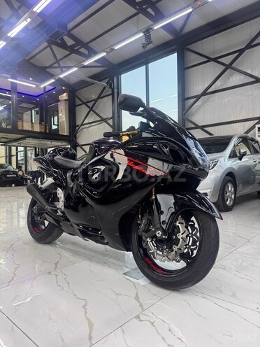 Suzuki GSX 1300 R Hayabusa-7
