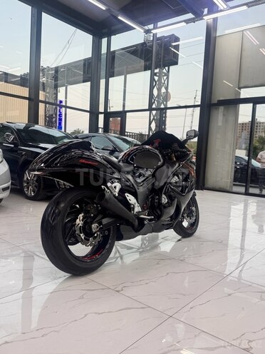 Suzuki GSX 1300 R Hayabusa-5