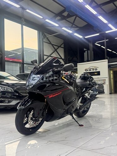 Suzuki GSX 1300 R Hayabusa-1