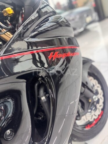 Suzuki GSX 1300 R Hayabusa-6