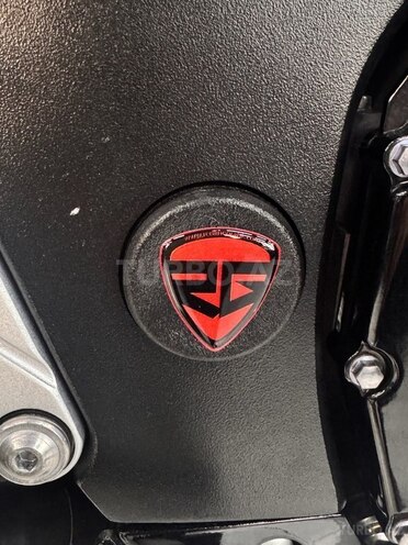 Suzuki GSX 1300 R Hayabusa-10