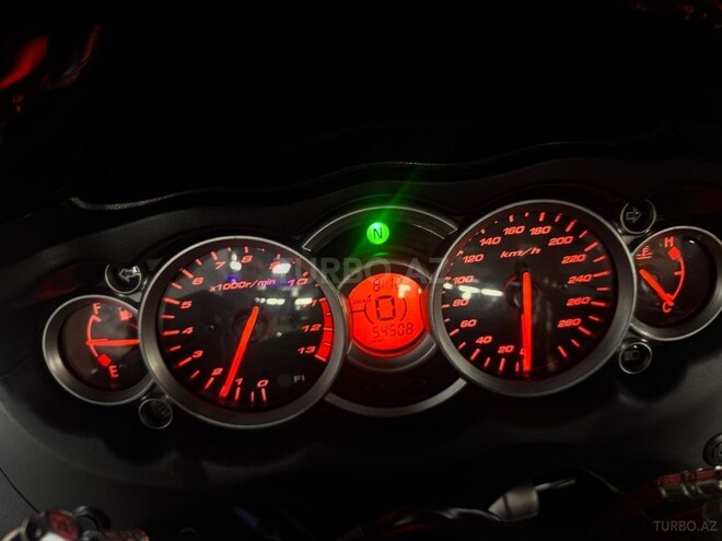 Suzuki GSX 1300 R Hayabusa-16