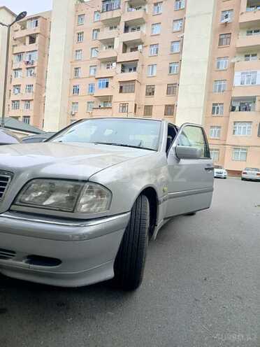 Mercedes C 240 1999, 198,000 km - 2.4 l - Bakı