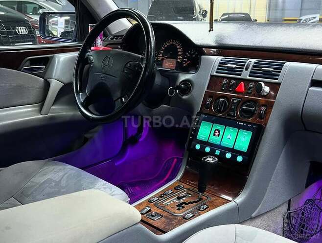 Mercedes E 240 1999, 330,000 km - 2.4 l - Naxçıvan