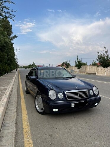 Mercedes E 240 1999, 330,000 km - 2.4 l - Naxçıvan