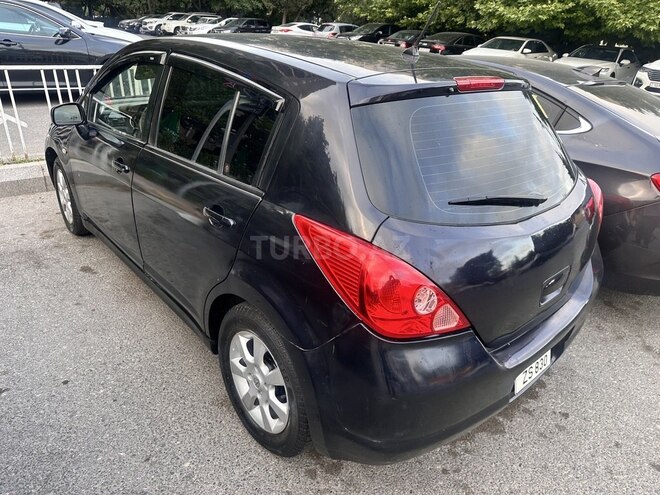 Nissan Tiida-11