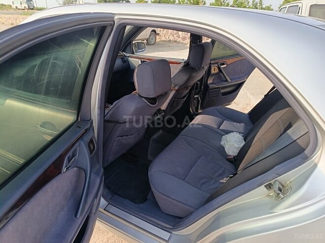 Mercedes E 220 d 2000, 235,189 km - 2.2 l - Ağcabədi