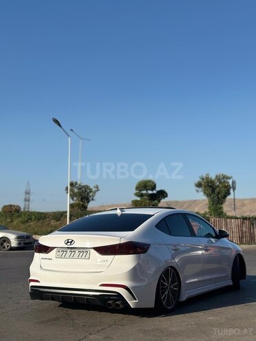 Hyundai Elantra 2017, 133,576 km - 1.6 л - Bakı