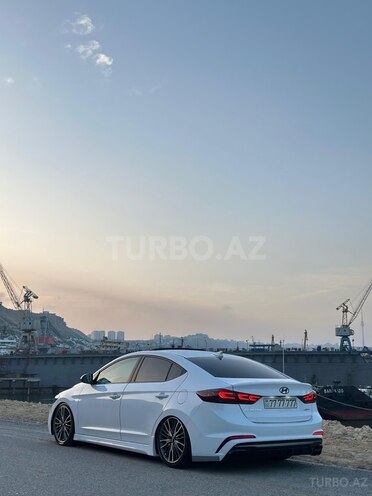 Hyundai Elantra 2017, 133,576 km - 1.6 л - Bakı