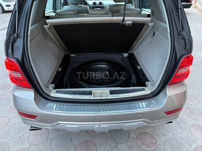 Mercedes ML 350 4MATIC-24