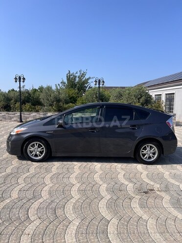 Toyota Prius-4