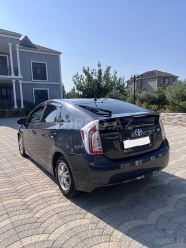 Toyota Prius-6