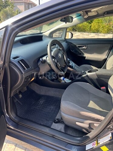 Toyota Prius-9